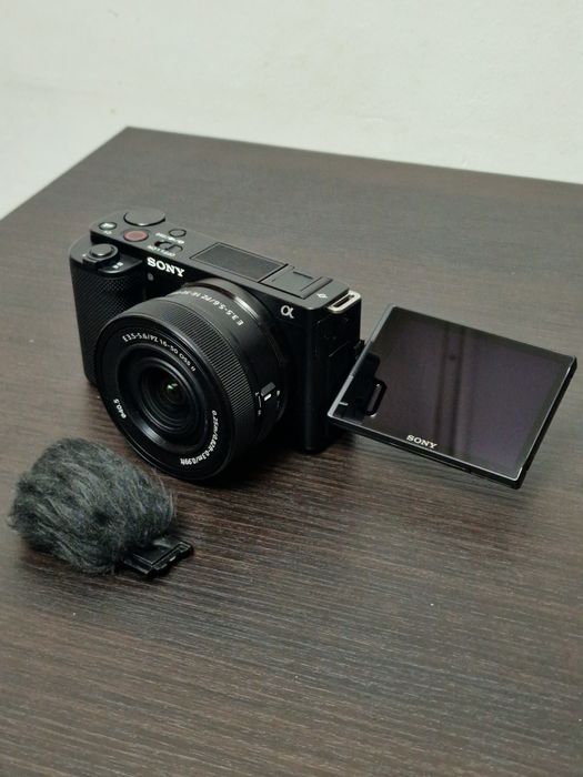 Sony ZV-E10 Kit cu 16-50mm PZ OSS II si Bliț Godox