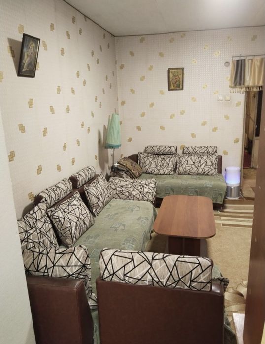 Юнусабад.15 квартал. Продается квартира 1/1/4