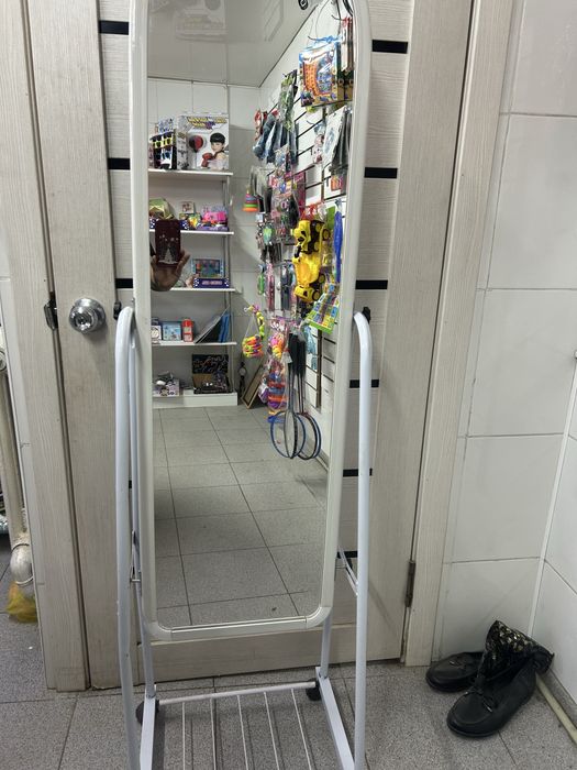 Срочно продам шкаф и зеркало