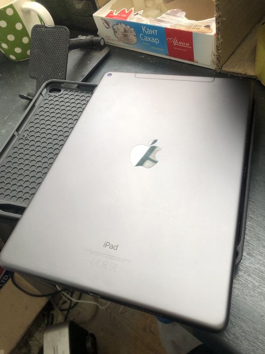 Apple iPad Air 2019 (3rd gen) WI-FI + LTE 4G Cellular A2123