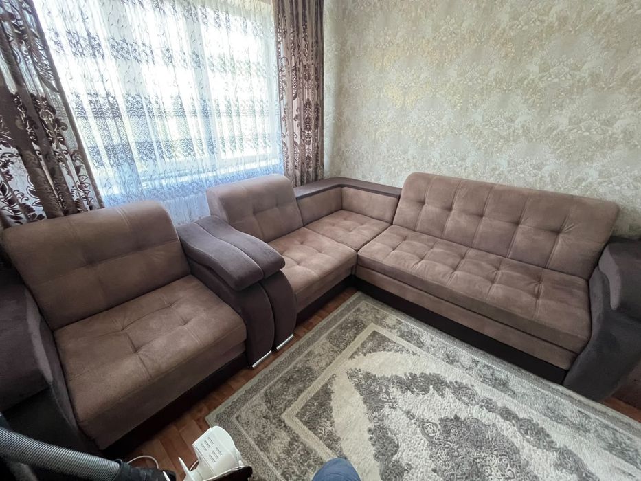 Продам диван в хорошем состоянии.