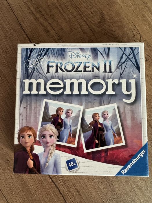 Vand set Frozen memo (48 piese) si puzzle (104 piese)