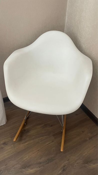 Кресло качалка ( декоративное)