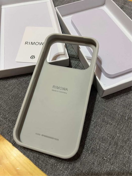 Husa Rimowa iPhone 17 Pro Max Silver