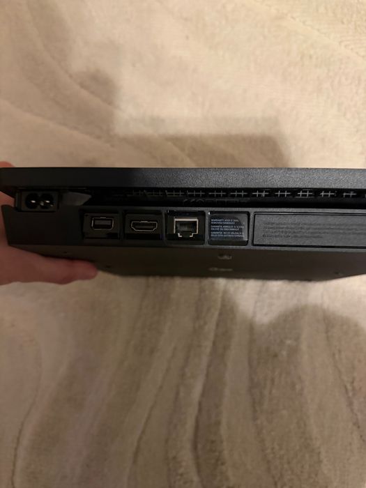 PlayStation 4 slim 1TB и 10 игри