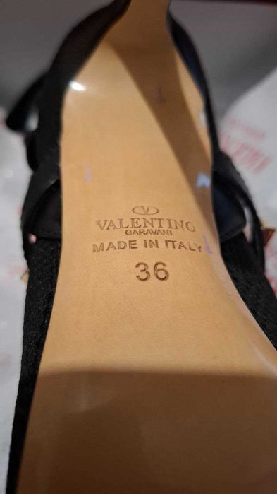 Ботильоны VALENTINO GARAVANI  Rockstud Bodytech