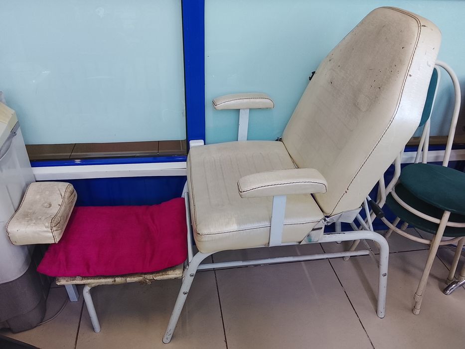 Кушетка, парикмахерская кресло