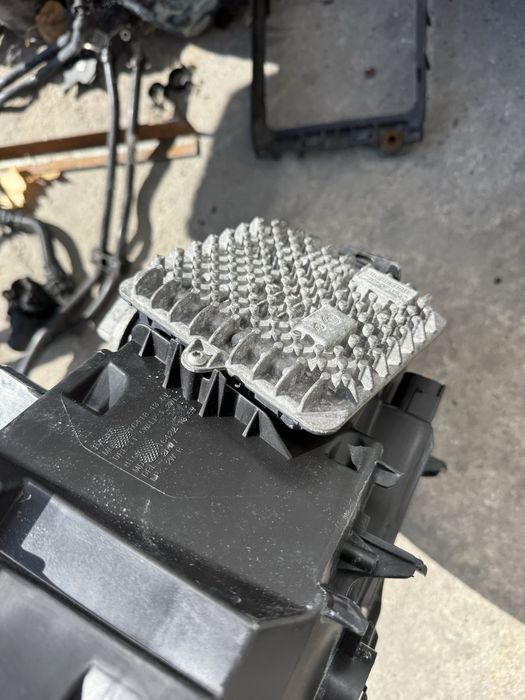 Десен лед фар bmw f32 f33 f36 f80 f82 бмв ф32 ф33 ф36 ф80 ф82 фар