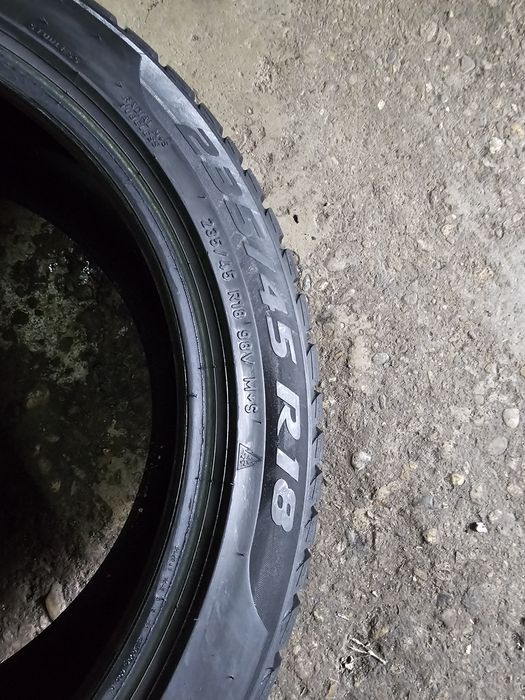 2 anvelope iarna 235 45 18 Pirelli 2022
