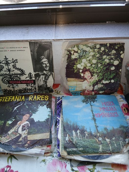 Viniluri cu muzica populara