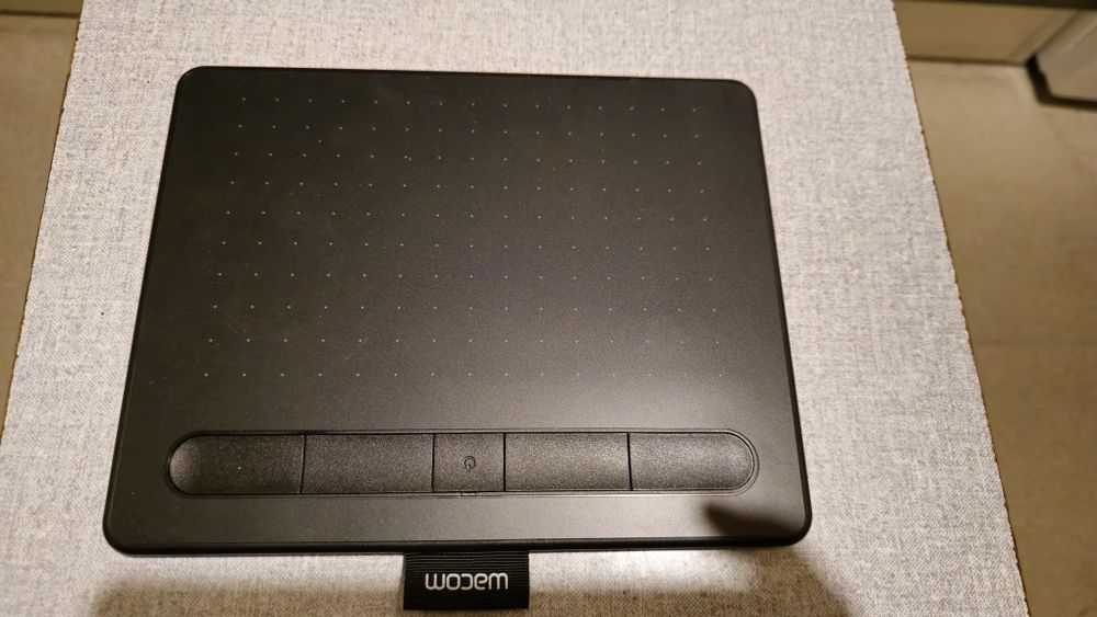 Графичен безжичен таблет Wacom Intuos без писалка