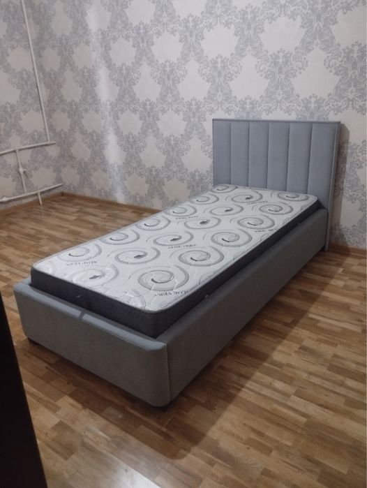 Sifatli krovat va ortopedik matraslari bilan sotuvda