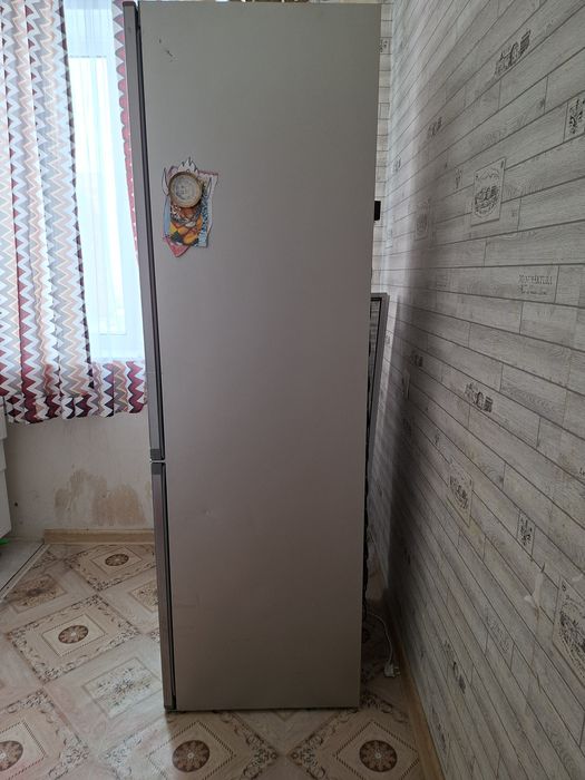 Продаётся рабочии холодильник