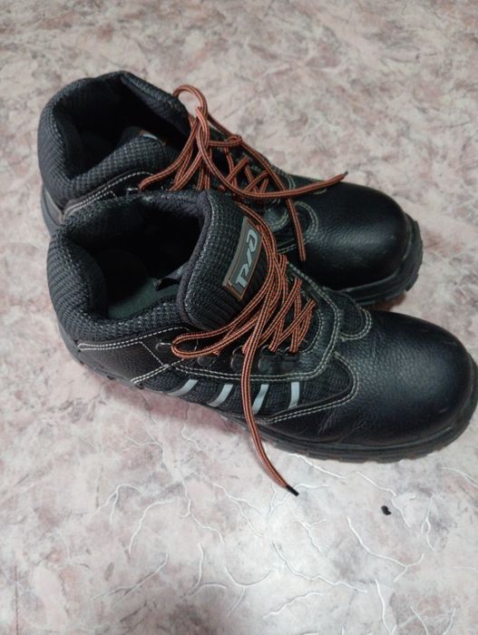 Продам мужской обувь