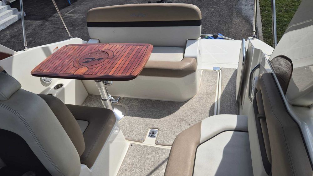 Vand Barca Searay Sundancer 265, stare excelenta, unic proprietar, 177 ore functionare