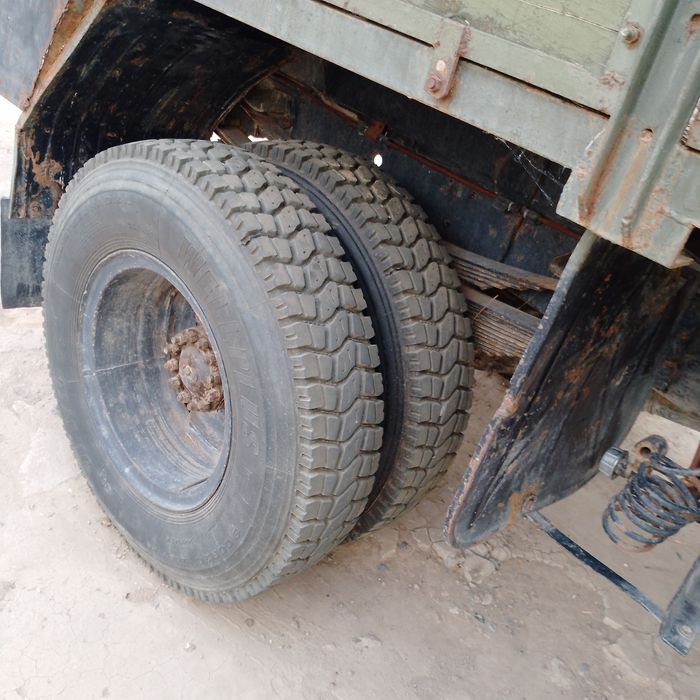 ЗИЛ сотилади минишга тайор балонлар янги матор килинган 7та 90талик