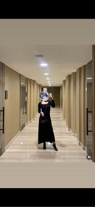 Элегантное чёрное платье миди