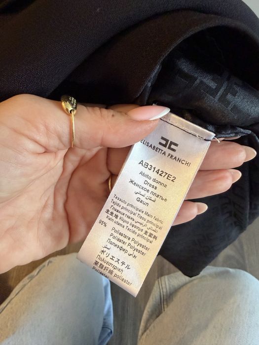 Черна рокля Elisabetta Franchi
