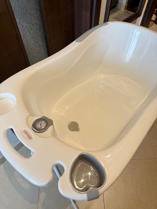 Chipolino вана със стойка Вела