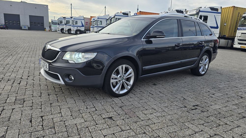 SKODA Superb 2013 — imagine 86