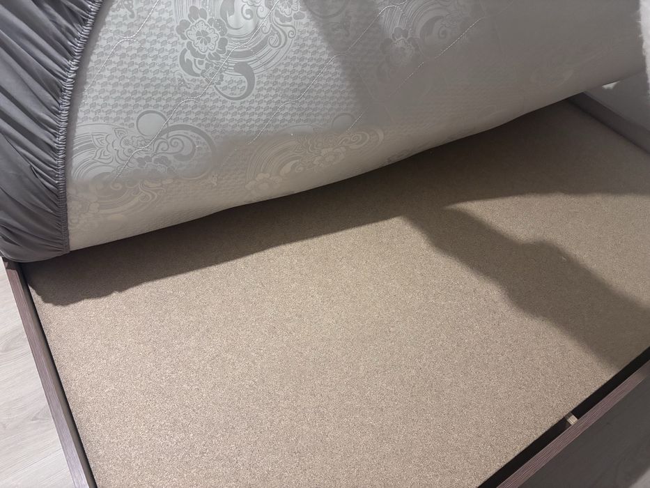 Продам полутораспальную кровать