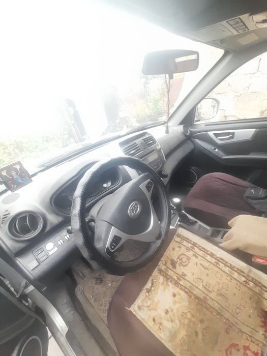 Прлдам машину Лифан Х60