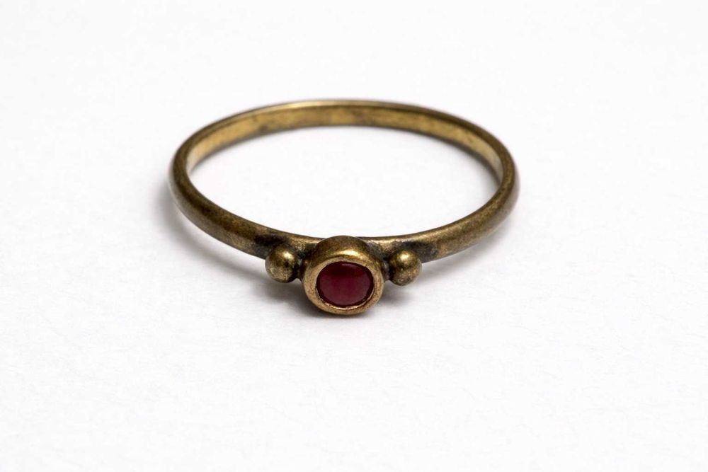 Винтидж пръстен с червена стъклена паста, 1950-1970