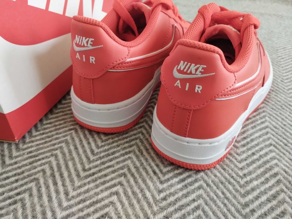 Nike Air Max Red маратонки номер 37.5