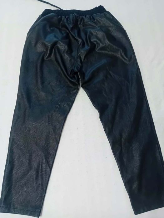 Pantaloni imitatie L