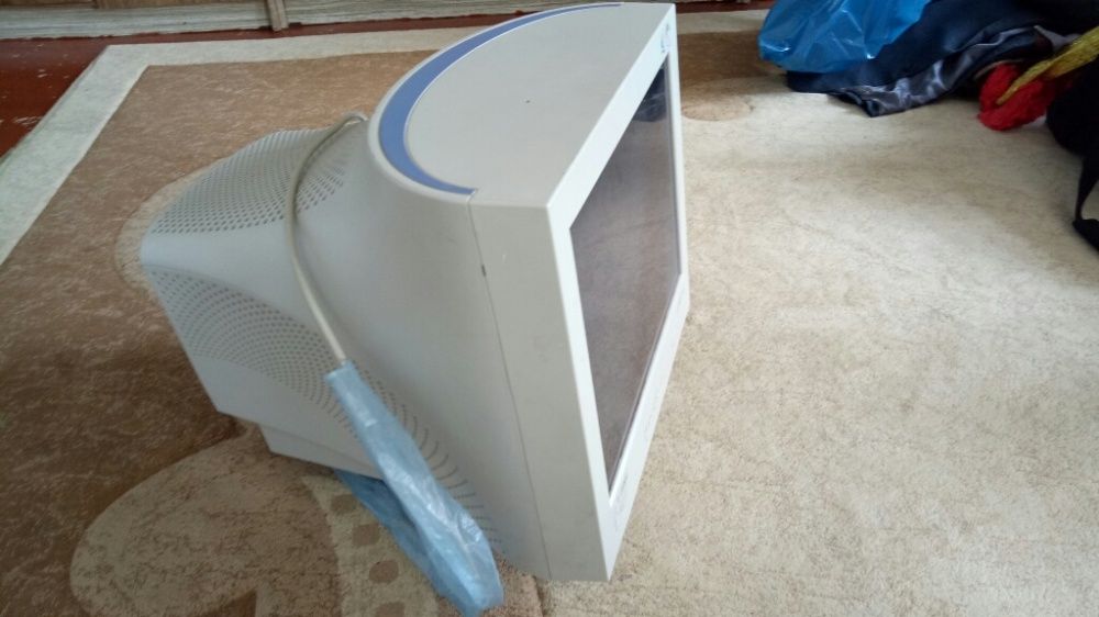 Монитор Samsung SyncMaster 19