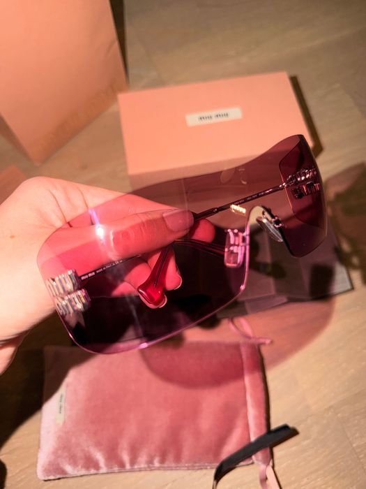 Солнцезащитные очки miumiu
