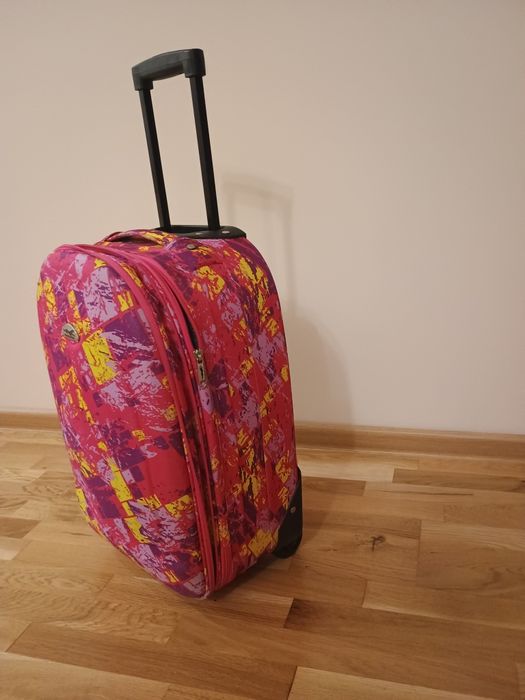 Куфар с колелца за момиче