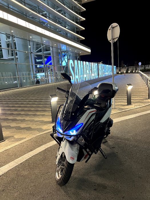 Skuter SMax 150 kub full