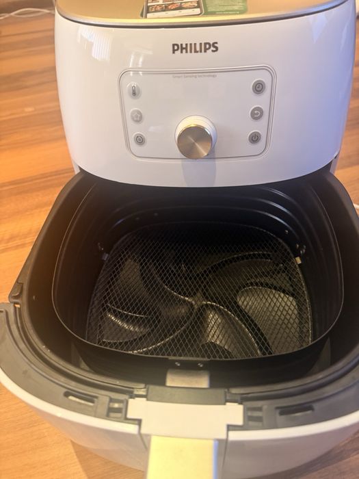 Фритюрник Philips Airfryer Технология Smart Sensing Капацитет 7.3 л