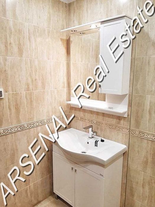 Дава се под наем Тристаен апартамент в София, Изгрев - 100 кв.м за 1000 € - Снимка #10