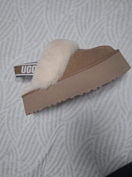 Vând  papuci înalți FUNKETTE