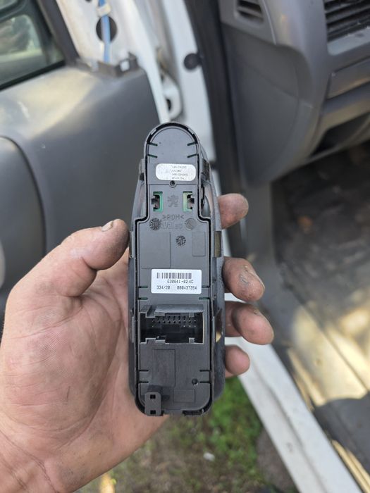Копче за ел стъкла Citroen jumpy Fiat scudo Peugeot