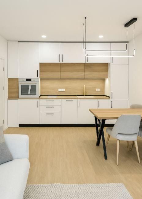 Дава се под наем Двустаен апартамент в Варна, Бриз - 65 кв.м за 650 € - Снимка #2