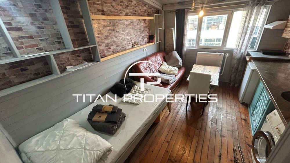 Дава се под наем Едностаен апартамент в Бургас, Център - 30 кв.м за 306 € - Снимка #1