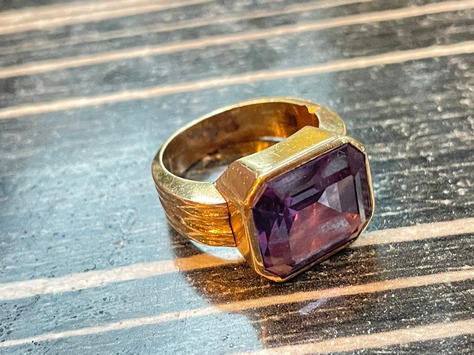 Inel aur 18 k cu ametist natural