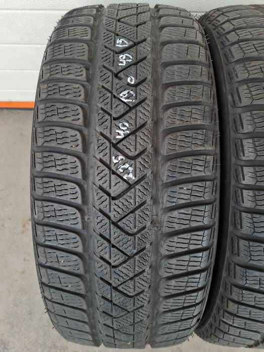 Зимни гуми 2 броя PIRELLI SottoZero3 225 40 R19 дот 4919