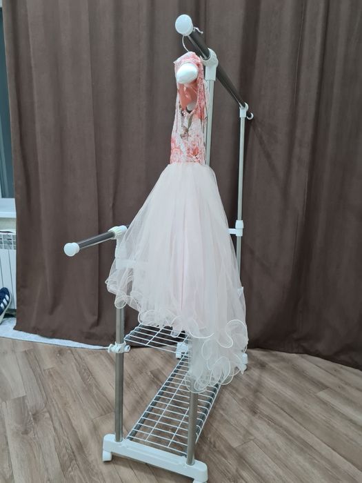 Платье нарядное для девочки лет 4-5. Размер 110. Торг