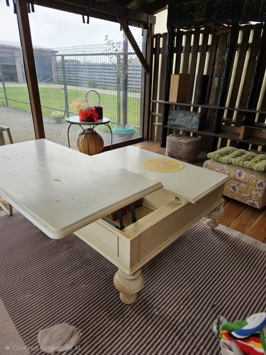 Masa lemn masiv deosebita