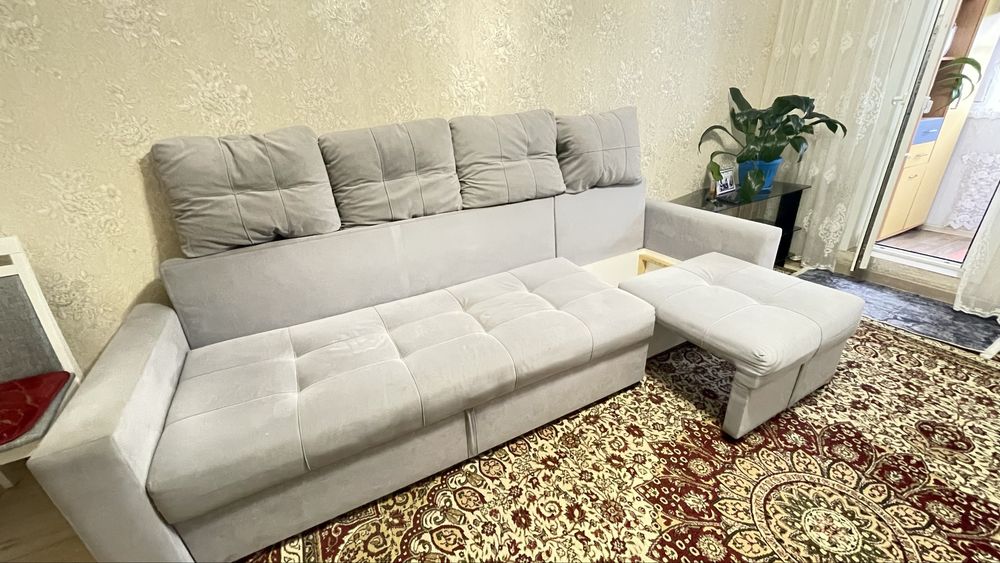 продам диван серого цвета 3 МЕТРА