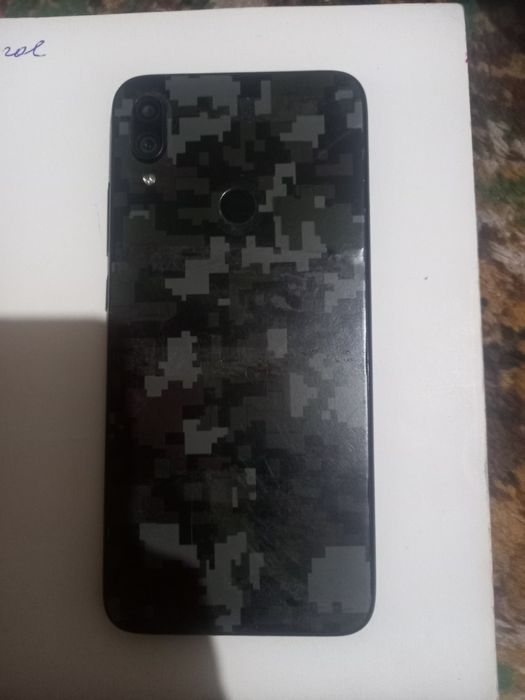 Redmi note 7 sotiladi. Xolati yaxshi