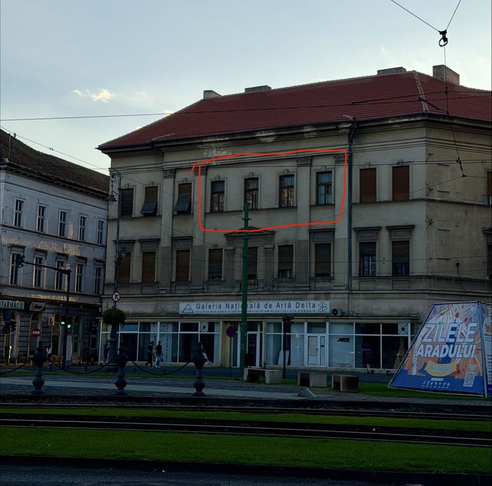 Apartament cu 2 camere ultracentral zona Teatru Arad deasupra de Galeria de Arte Delta