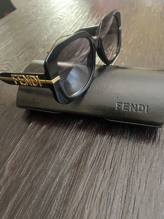 Дамски слънчеви очила Fendi