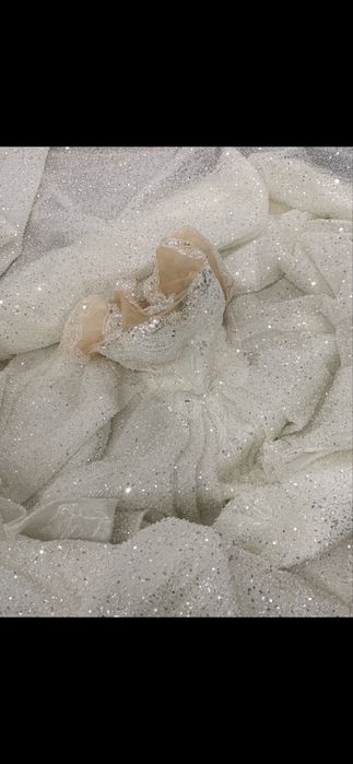 Луксозна булчинска рокля с перли и камъни – принцеса модел