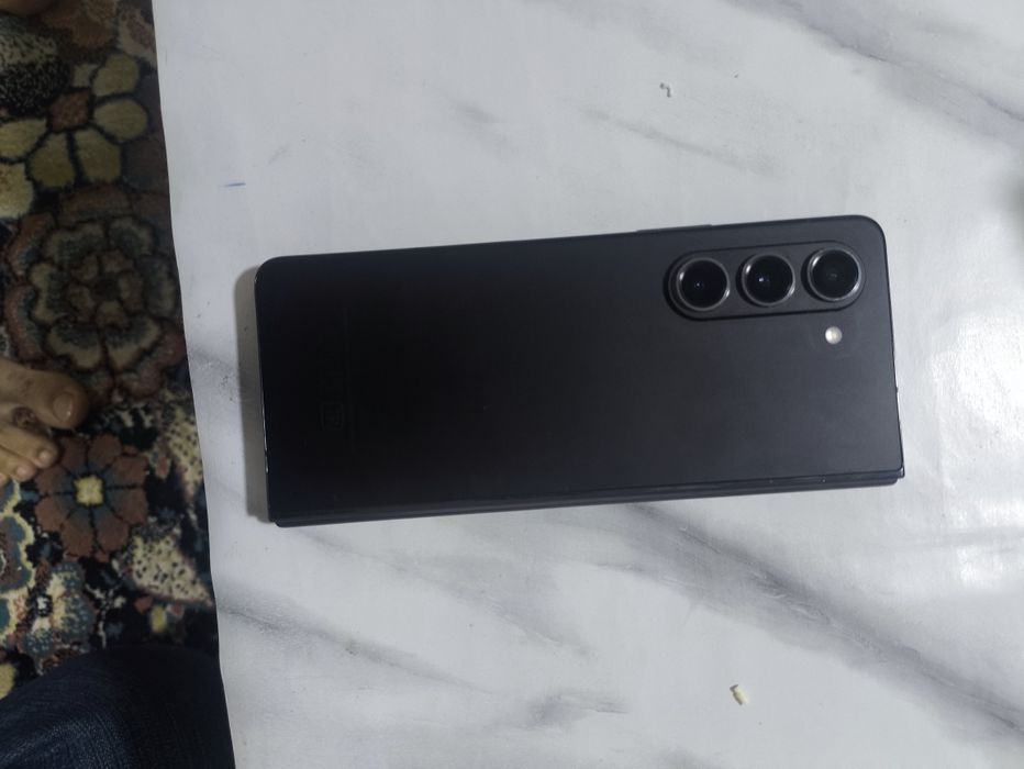 Samsung z fold 5 12/512