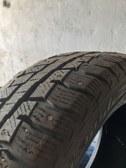 Продаю зимние шины р16